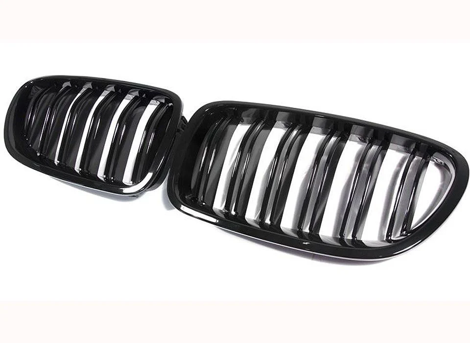 F10/11 Gloss black grilles with double grille spokes